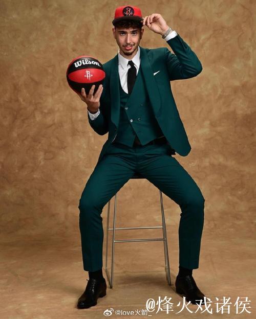 申京穿着Lebron NXXT Gen,空砍33分10篮板10助攻 申京穿着Lebron NXXT Gen,空砍33分10篮板10助攻