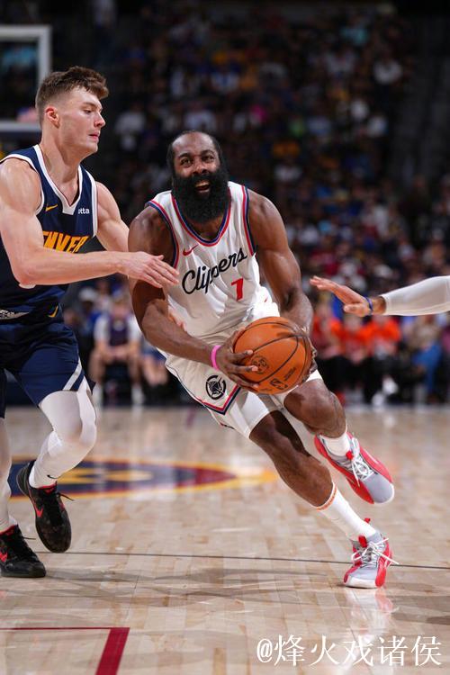 哈登23+16完胜约基奇41分 快船力克掘金致对手两连败 哈登23+16完胜约基奇41分 快船力克掘金致对手两连败